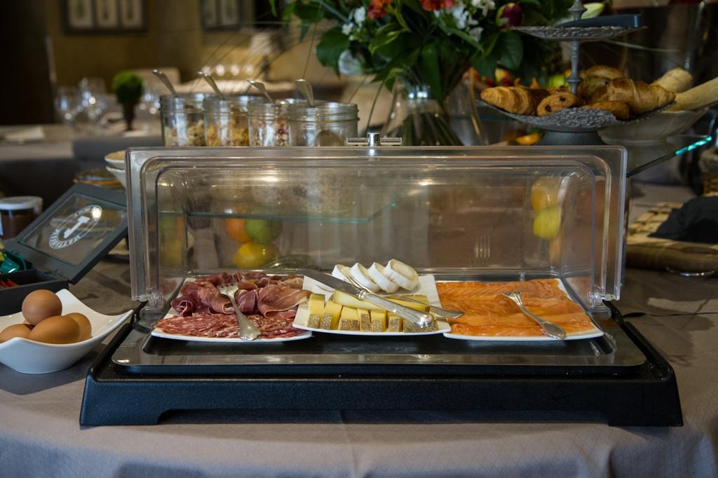 Charme & Business Hotel Lyon Limonest Zewnętrze zdjęcie
